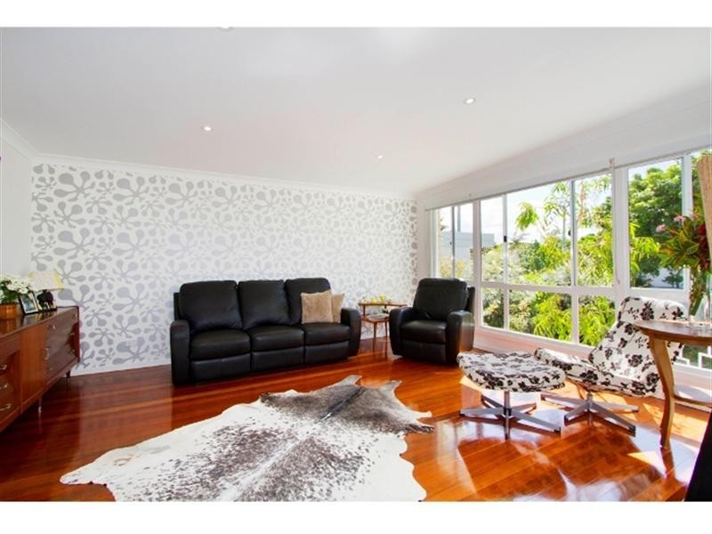 26 Seashell Avenue, Mermaid Beach QLD 4218