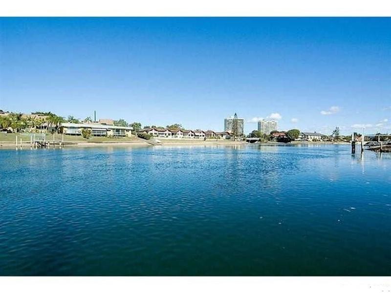 51 Sunshine Boulevard, Broadbeach Waters QLD 4218