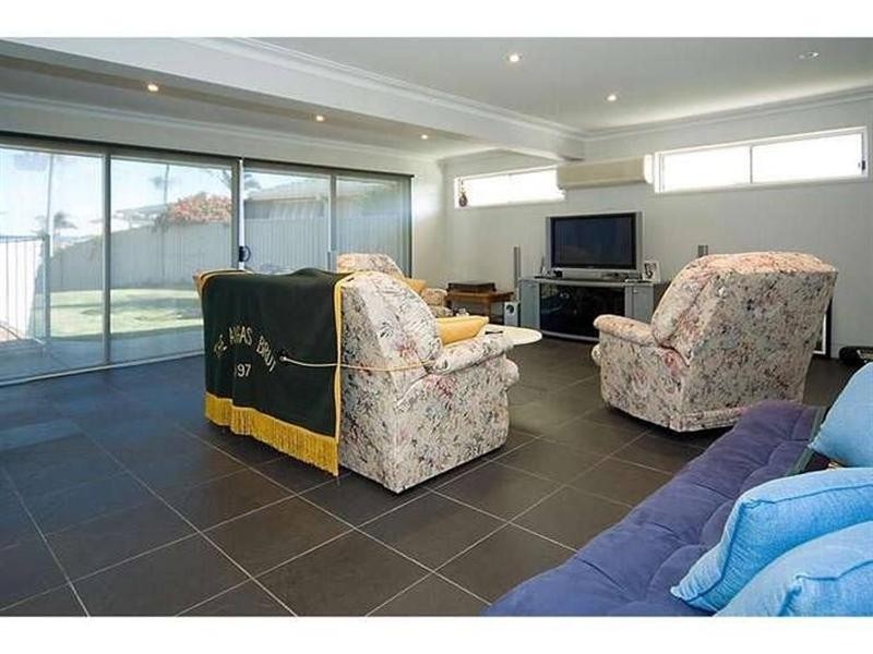 51 Sunshine Boulevard, Broadbeach Waters QLD 4218