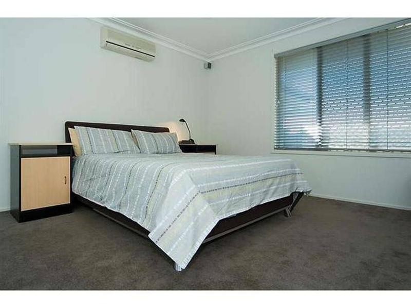 51 Sunshine Boulevard, Broadbeach Waters QLD 4218