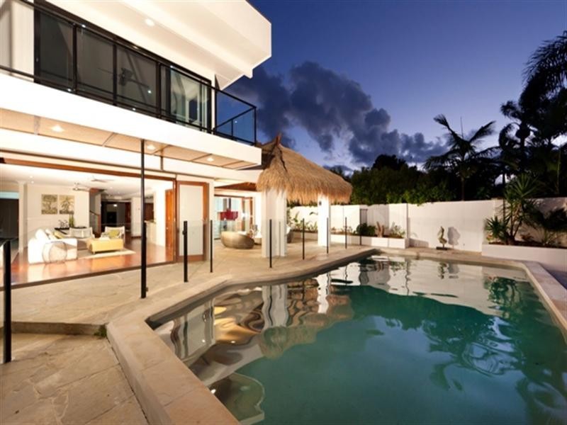 31 Park Avenue, Broadbeach Waters QLD 4218