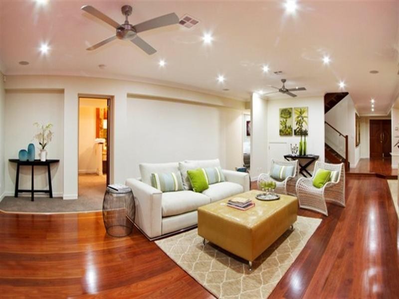 31 Park Avenue, Broadbeach Waters QLD 4218