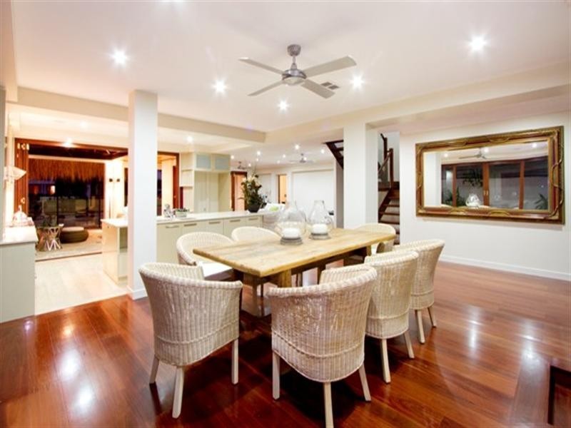 31 Park Avenue, Broadbeach Waters QLD 4218