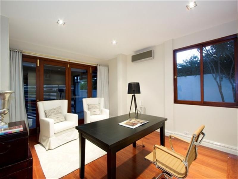 31 Park Avenue, Broadbeach Waters QLD 4218