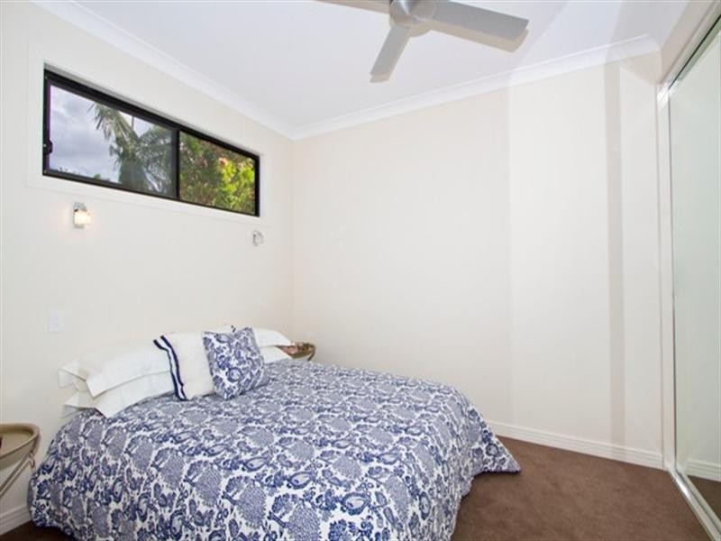 31 Park Avenue, Broadbeach Waters QLD 4218