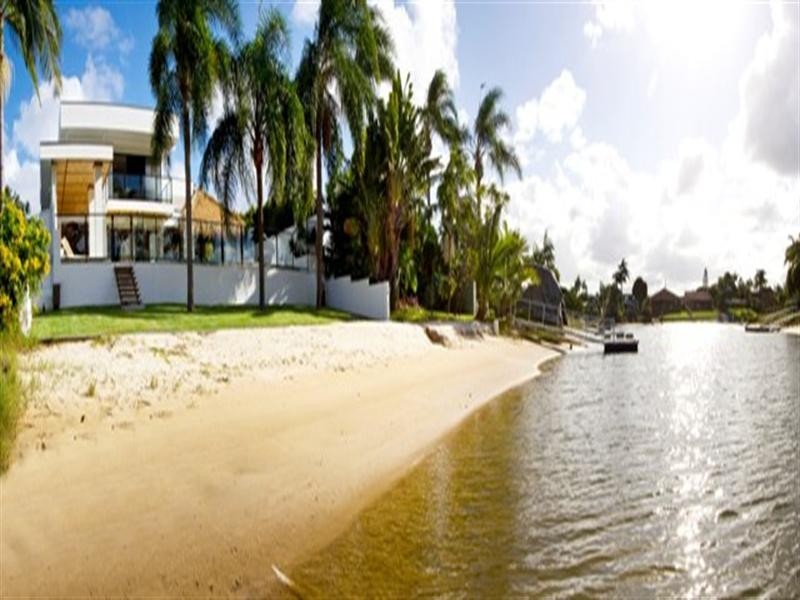 31 Park Avenue, Broadbeach Waters QLD 4218