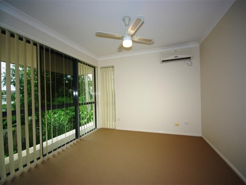 2 /77 Nobby Parade, Miami QLD 4220