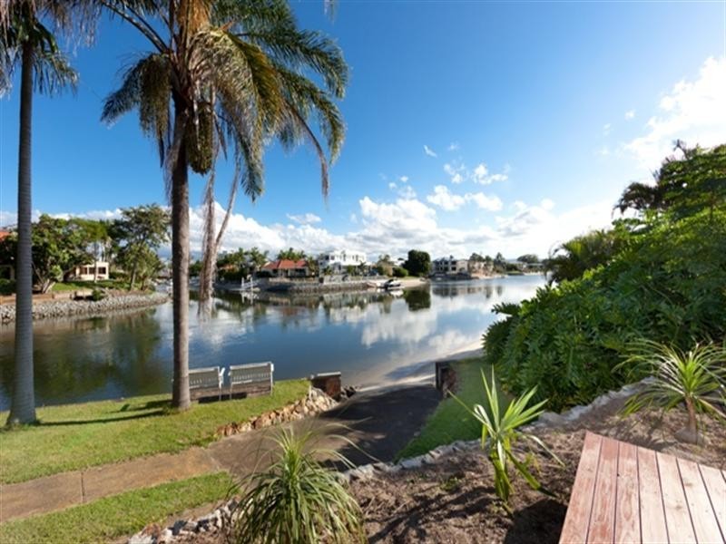 21A Sunshine Boulevard, Broadbeach Waters QLD 4218