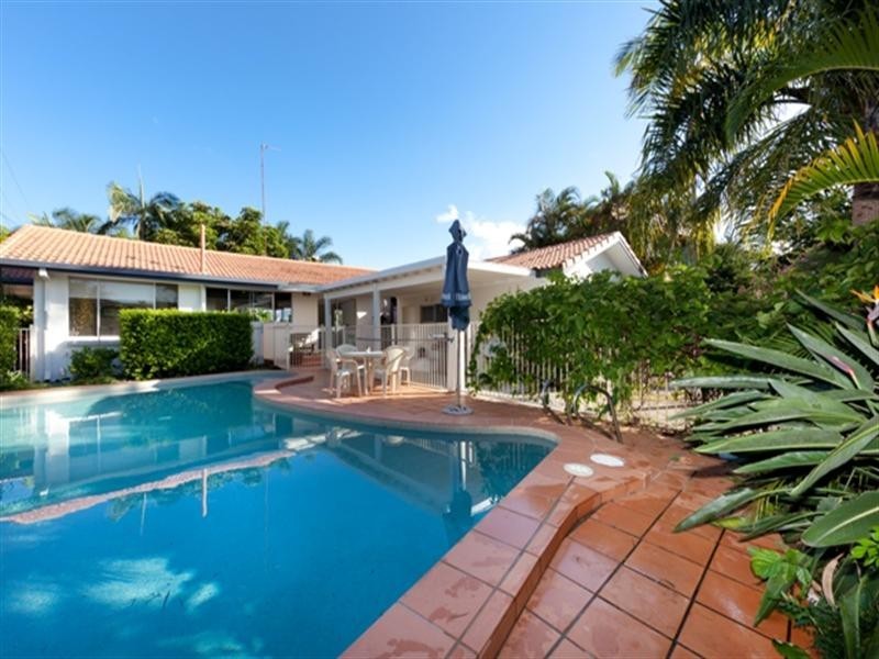 21A Sunshine Boulevard, Broadbeach Waters QLD 4218