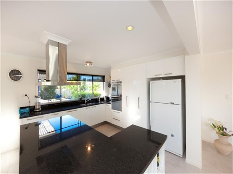 21A Sunshine Boulevard, Broadbeach Waters QLD 4218