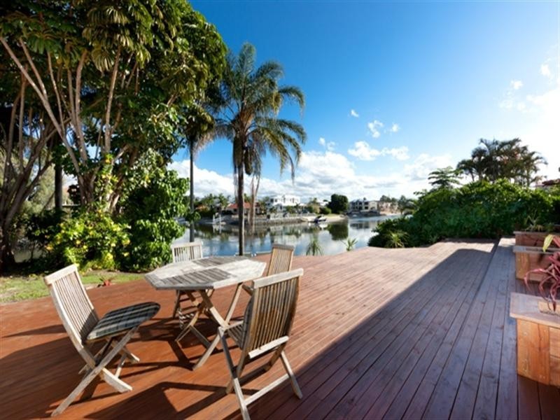 21A Sunshine Boulevard, Broadbeach Waters QLD 4218