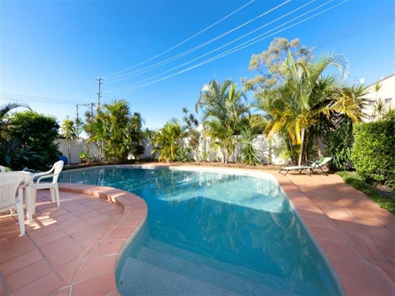 21A Sunshine Boulevard, Broadbeach Waters QLD 4218