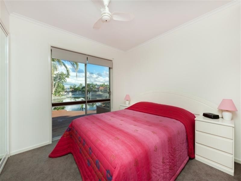 21A Sunshine Boulevard, Broadbeach Waters QLD 4218