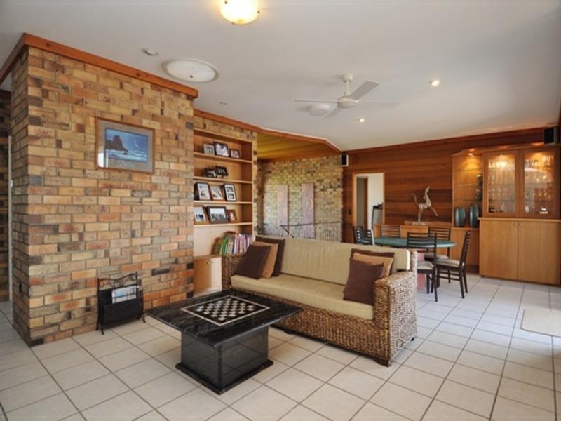 20 Cadence Avenue, Mermaid Waters QLD 4218