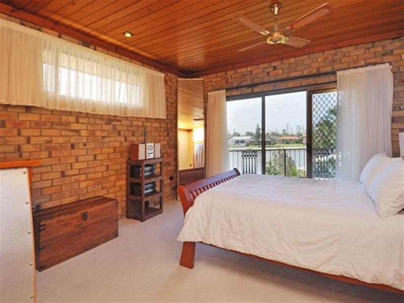 20 Cadence Avenue, Mermaid Waters QLD 4218