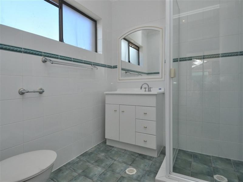 20 Cadence Avenue, Mermaid Waters QLD 4218