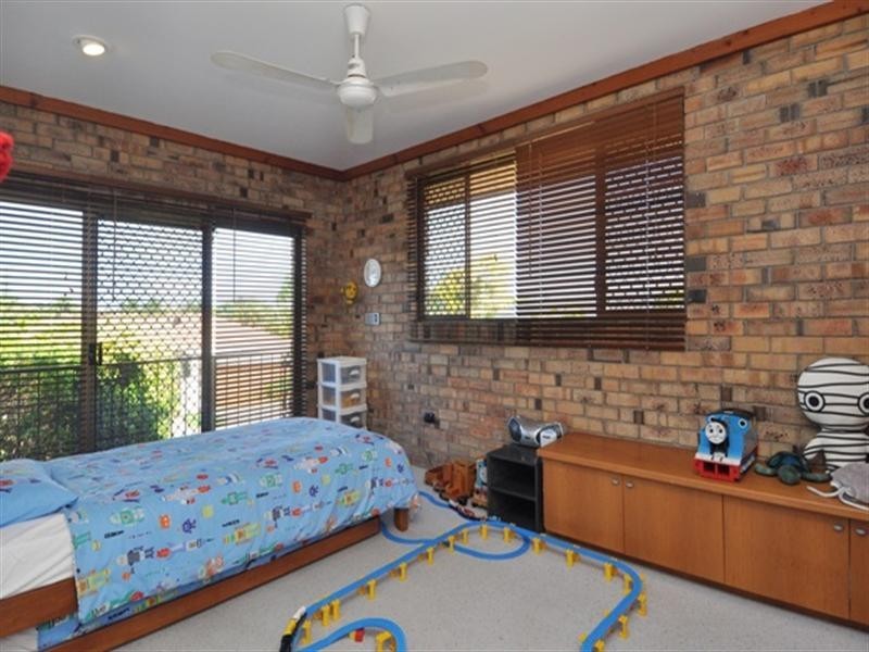 20 Cadence Avenue, Mermaid Waters QLD 4218