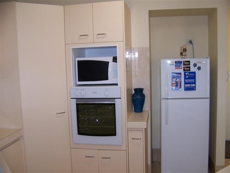 9 ‘Jubilee Views’, 16 Jubilee Avenue, Broadbeach QLD 4218