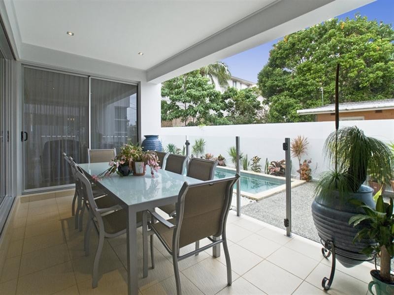 29 Hilda Street, Mermaid Beach QLD 4218