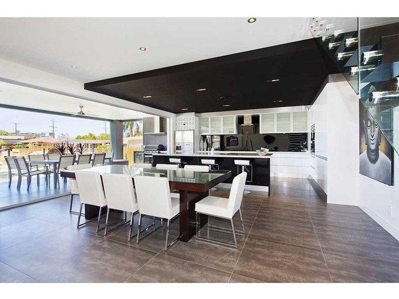 21 Merrimac Boulevard, Broadbeach Waters QLD 4218