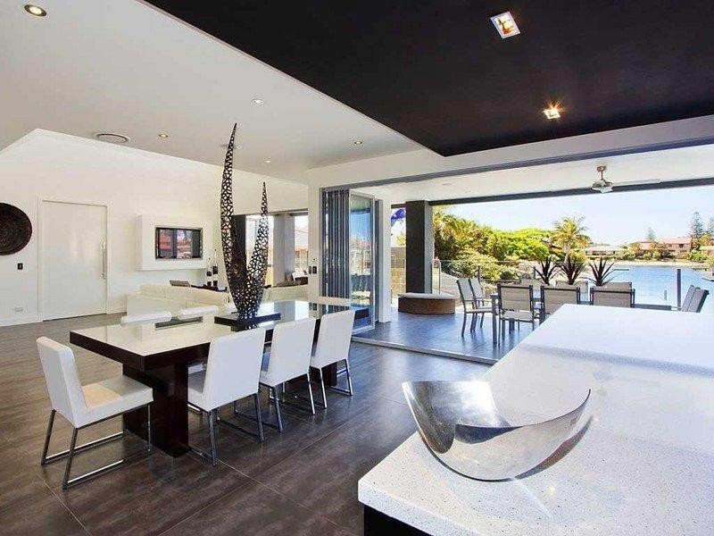 21 Merrimac Boulevard, Broadbeach Waters QLD 4218