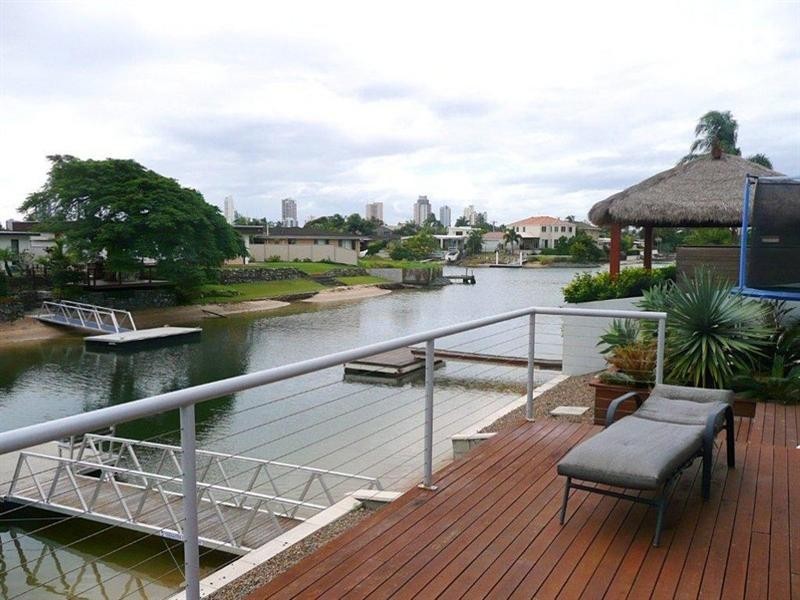9 Monte Vista Court, Broadbeach Waters QLD 4218