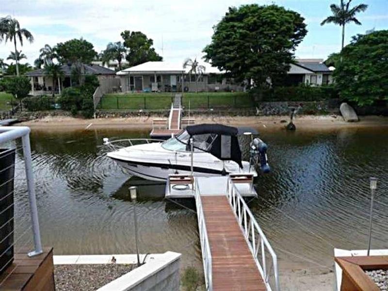 9 Monte Vista Court, Broadbeach Waters QLD 4218