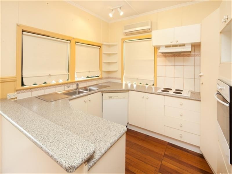 164 Jefferson Lane, Palm Beach QLD 4221