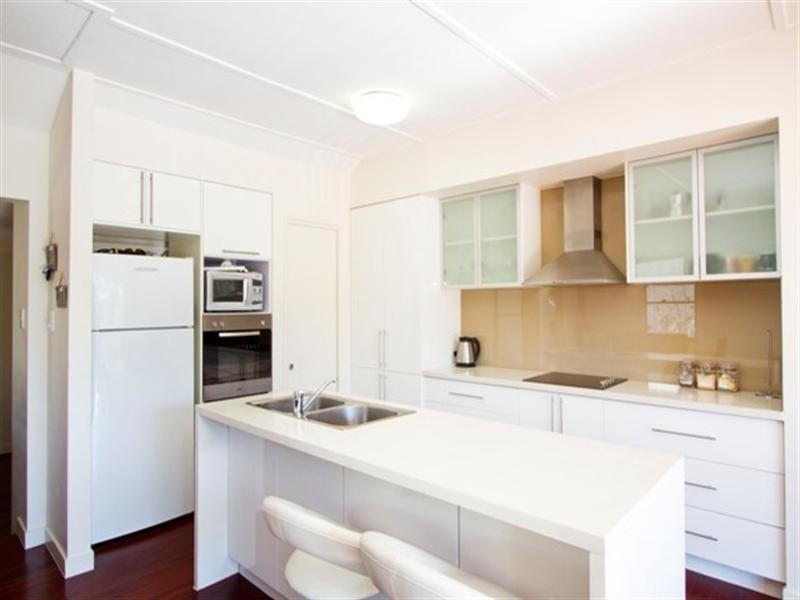 26 Sunbrite Avenue, Mermaid Beach QLD 4218