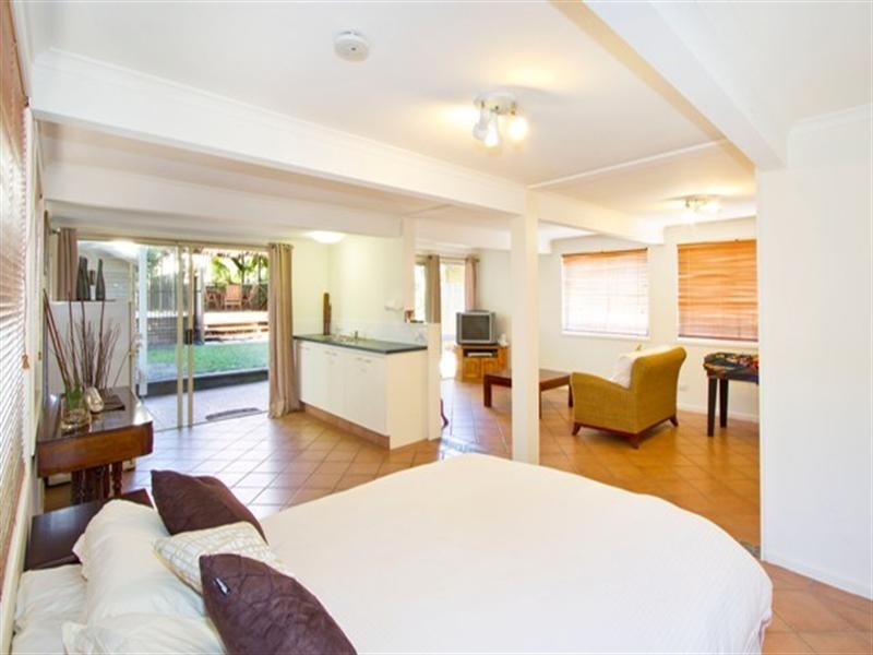 26 Sunbrite Avenue, Mermaid Beach QLD 4218