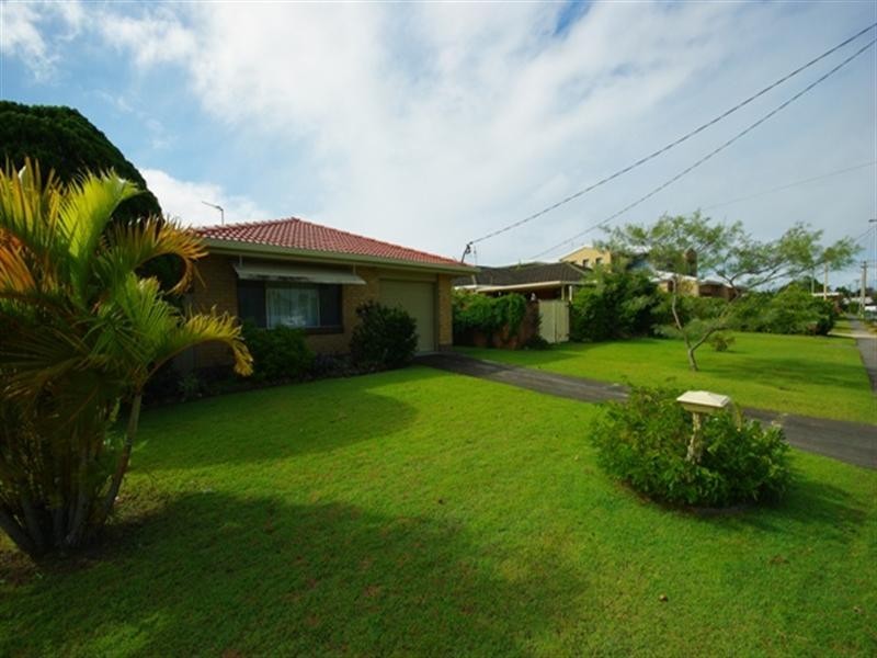 7 Adams Avenue, Miami QLD 4220
