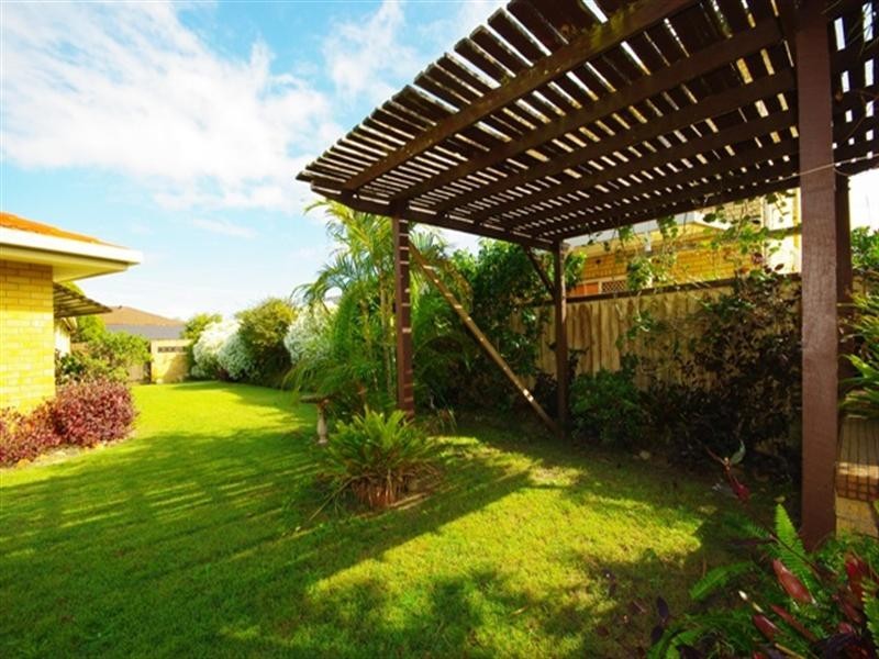 7 Adams Avenue, Miami QLD 4220