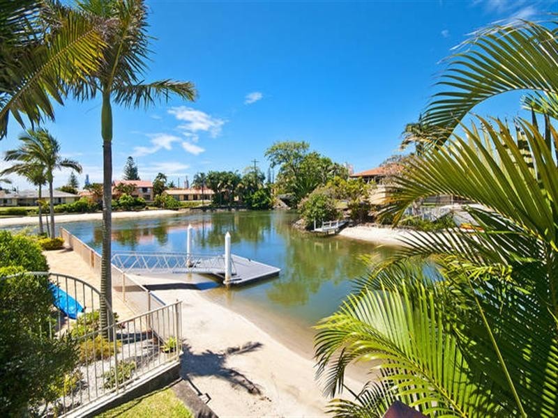 12 Winter Haven Key, Broadbeach Waters QLD 4218