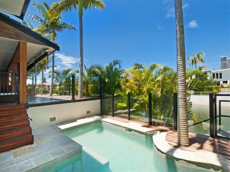 12 Winter Haven Key, Broadbeach Waters QLD 4218