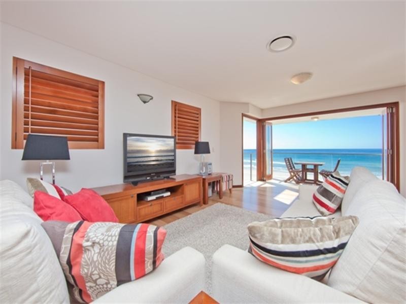 143 Jefferson Lane, Palm Beach QLD 4221