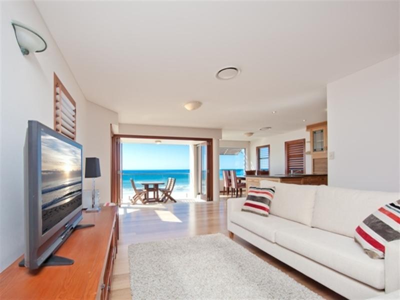 143 Jefferson Lane, Palm Beach QLD 4221