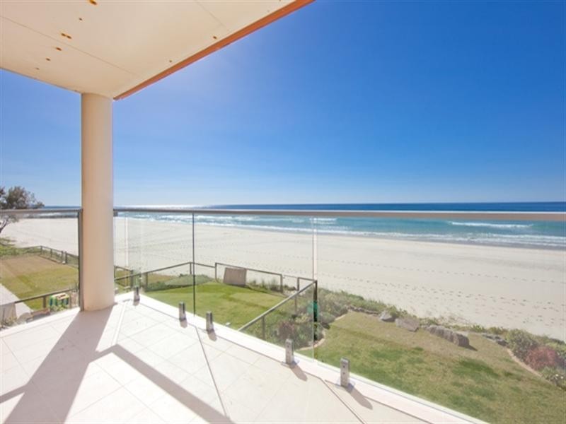 143 Jefferson Lane, Palm Beach QLD 4221