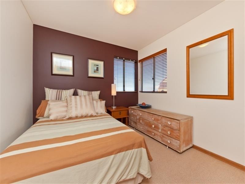 143 Jefferson Lane, Palm Beach QLD 4221