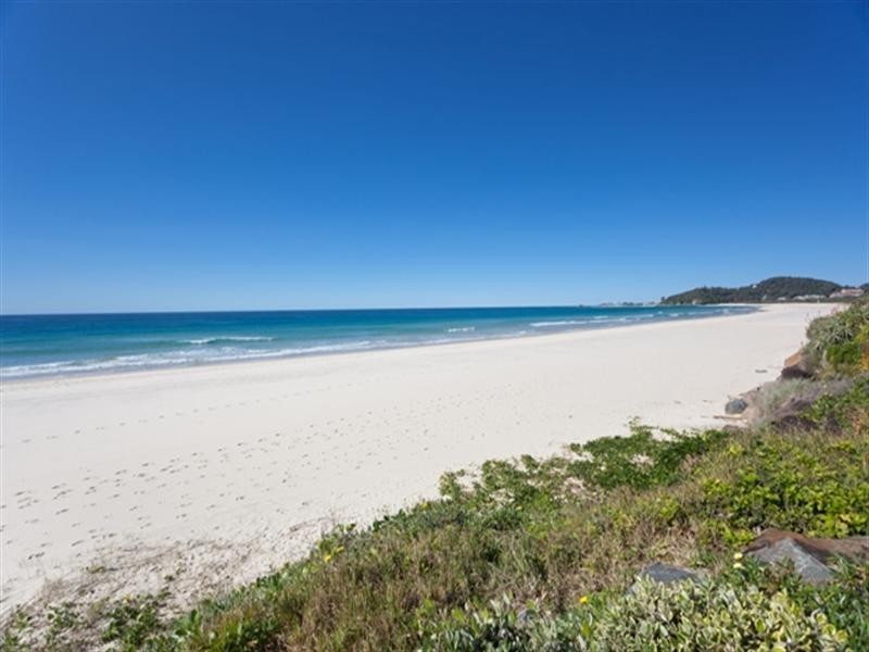 143 Jefferson Lane, Palm Beach QLD 4221