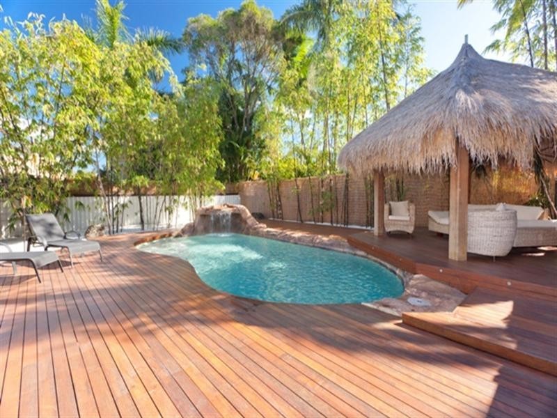 9 Barklya Place, Palm Beach QLD 4221