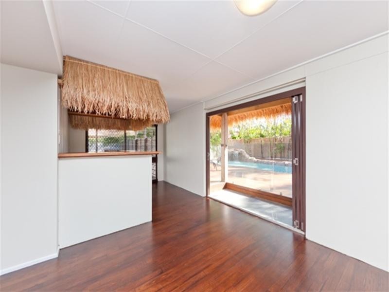 9 Barklya Place, Palm Beach QLD 4221