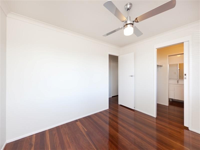 9 Barklya Place, Palm Beach QLD 4221