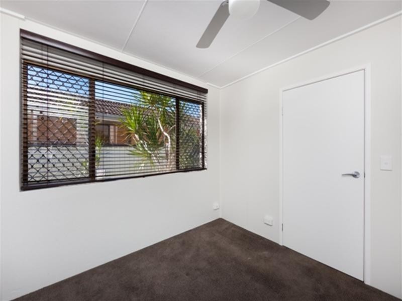 9 Barklya Place, Palm Beach QLD 4221