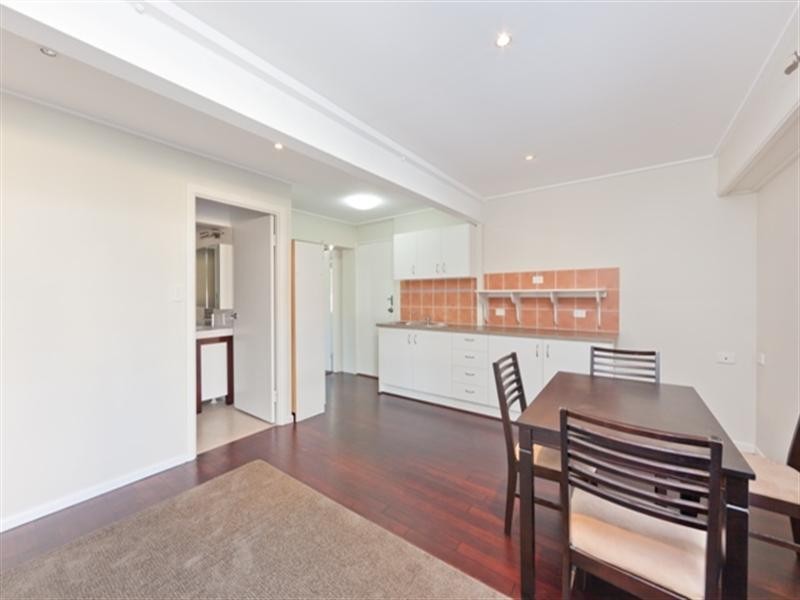 9 Barklya Place, Palm Beach QLD 4221