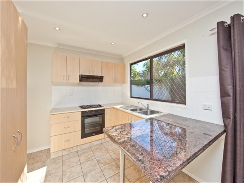 9 Barklya Place, Palm Beach QLD 4221