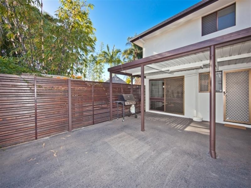 9 Barklya Place, Palm Beach QLD 4221