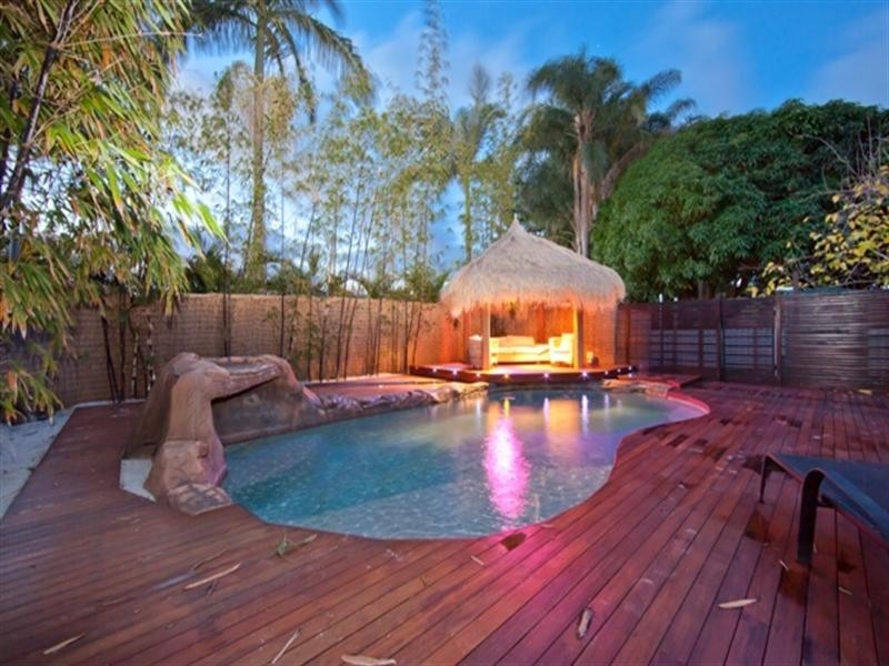 9 Barklya Place, Palm Beach QLD 4221