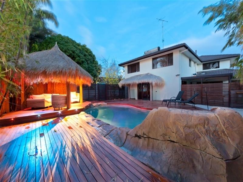 9 Barklya Place, Palm Beach QLD 4221