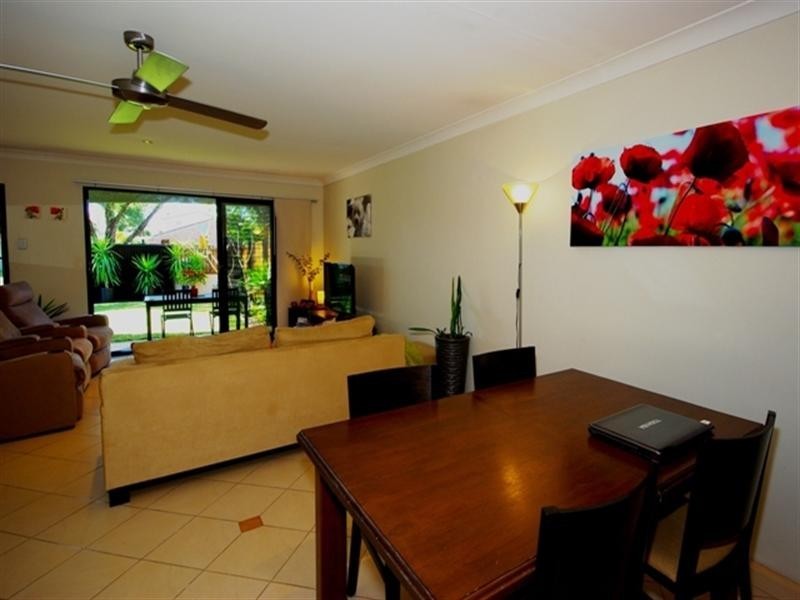 1/4 Doggett Drive, Miami QLD 4220