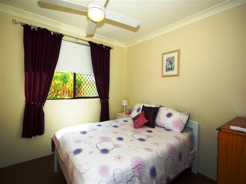 1/4 Doggett Drive, Miami QLD 4220